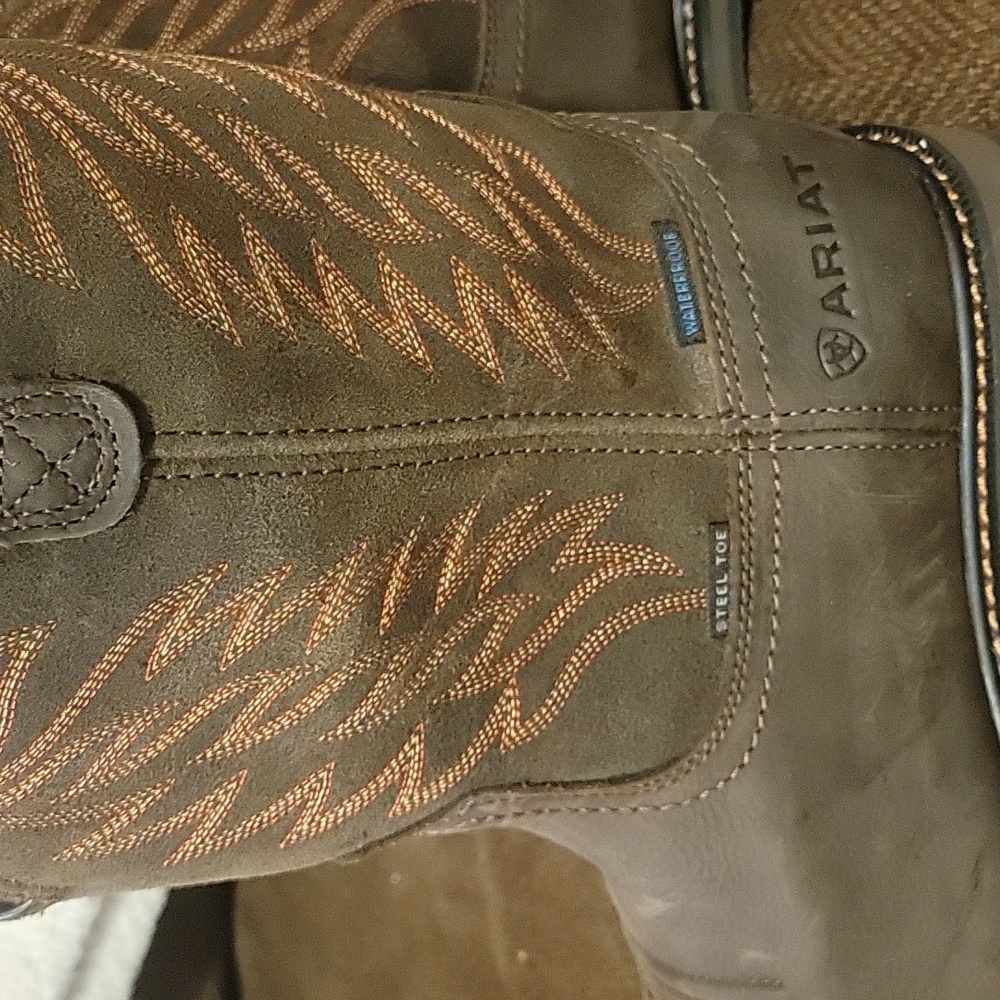Brand New Men's Size 10.5 Ariat Work Boots - Picture 4 of 7